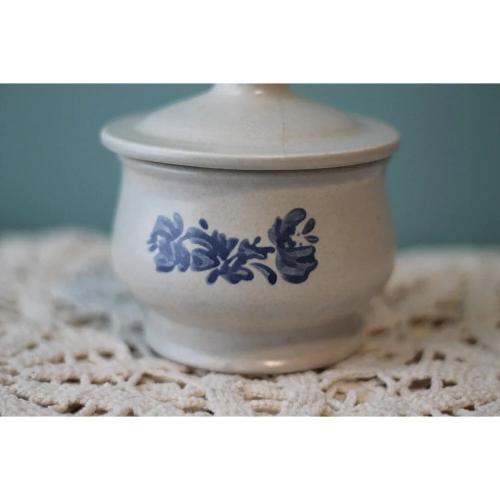 Vintage Pfaltzgraff Yorktowne Stoneware Lidded Sugar Bowl Blue Floral on Gray